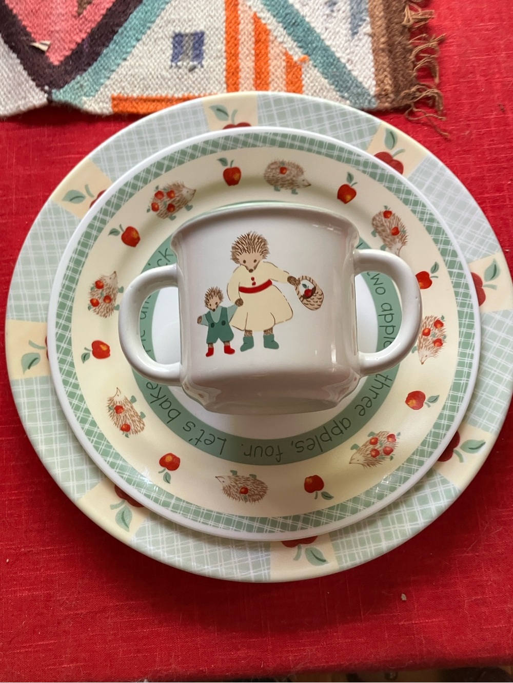 SWEET 😍Hedgehog Corelle Ware Place Setting -
3 Pieces - Picture 3 of 10